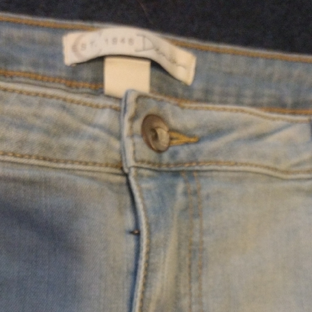 Women's Distressed Straight Leg Jeans in Light Gray​ - Picture 8 of 9